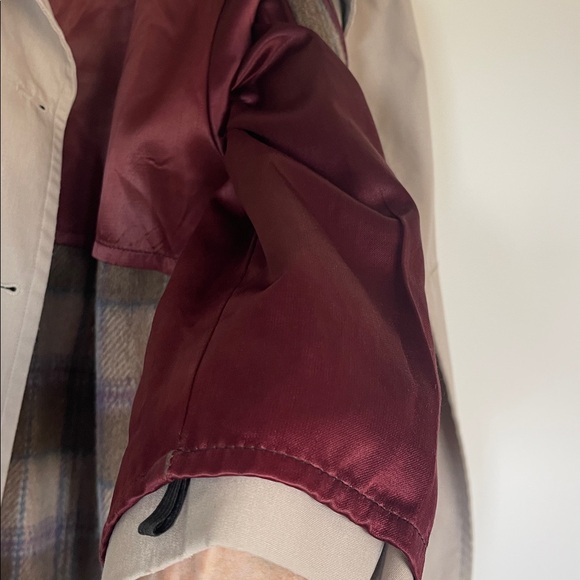 LONDON FOG | Heritage Trench Coat with Zip-Out Liner | Tan | 10 Petite - Picture 14 of 15